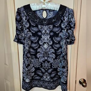 #185 APT 9 Black/White/Grey Paisley Design Beaded Neckline Tunic.sz. L